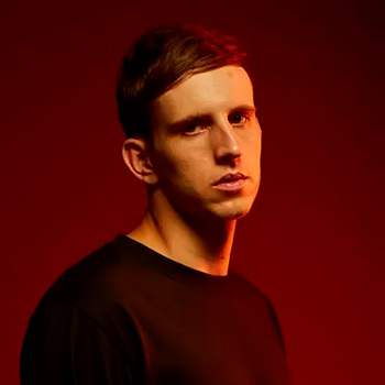 传记 Illenium