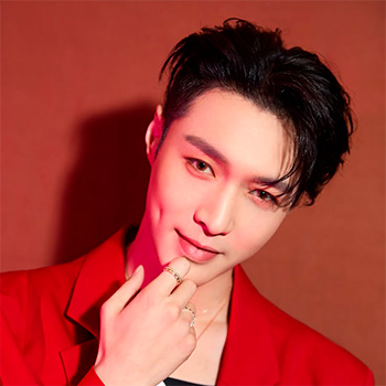 传记 LAY