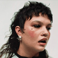 传记 Lola Young
