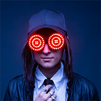 传记 REZZ
