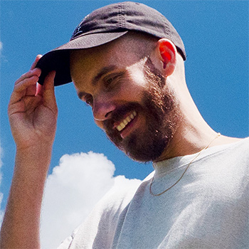 传记 San Holo