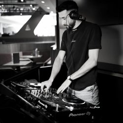封面 DJ Kama - Triphouse (Trip Short Mix)